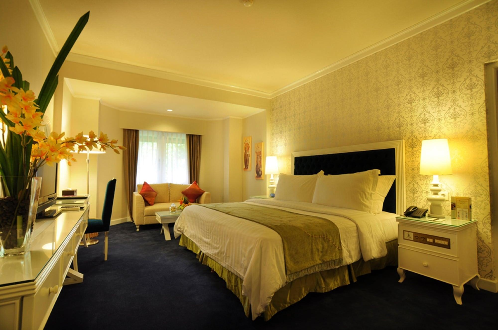 Grand Legi Hotel Mataram Esterno foto