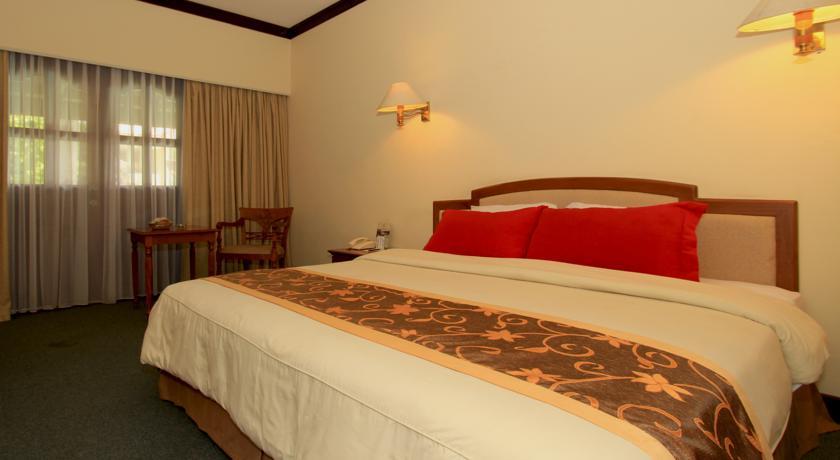 Grand Legi Hotel Mataram Esterno foto
