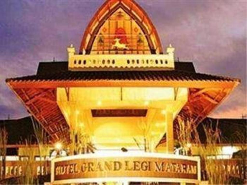Grand Legi Hotel Mataram Esterno foto
