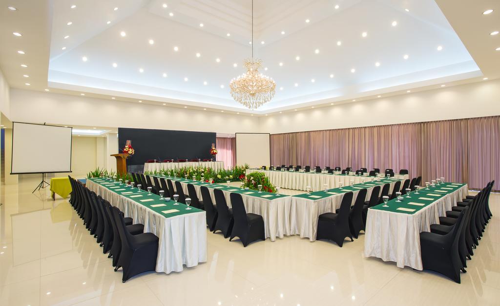 Grand Legi Hotel Mataram Esterno foto