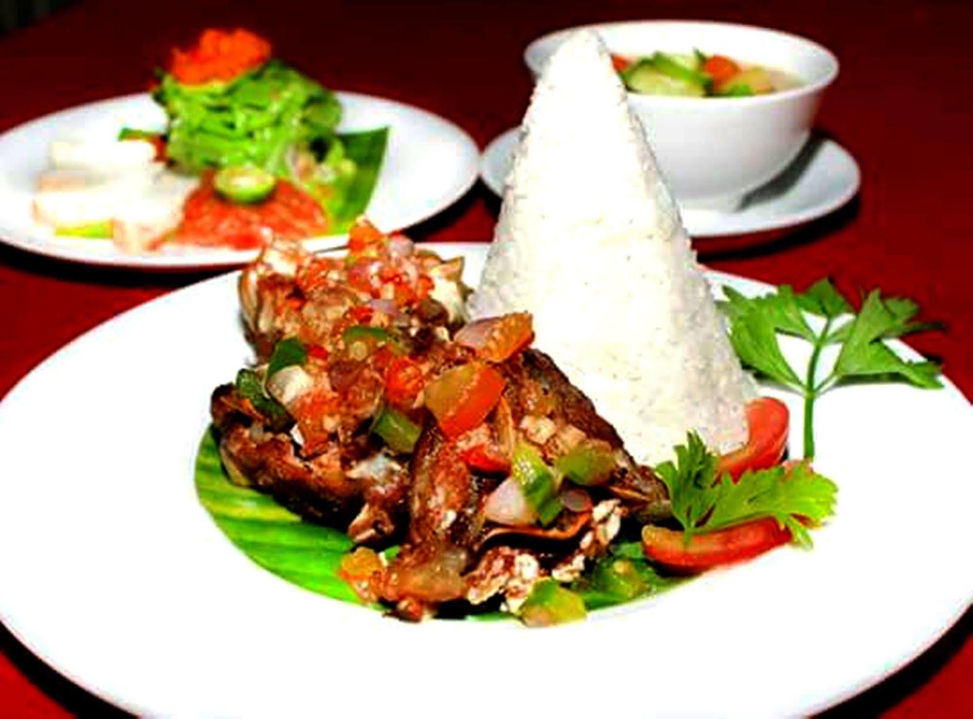 Grand Legi Hotel Mataram Esterno foto