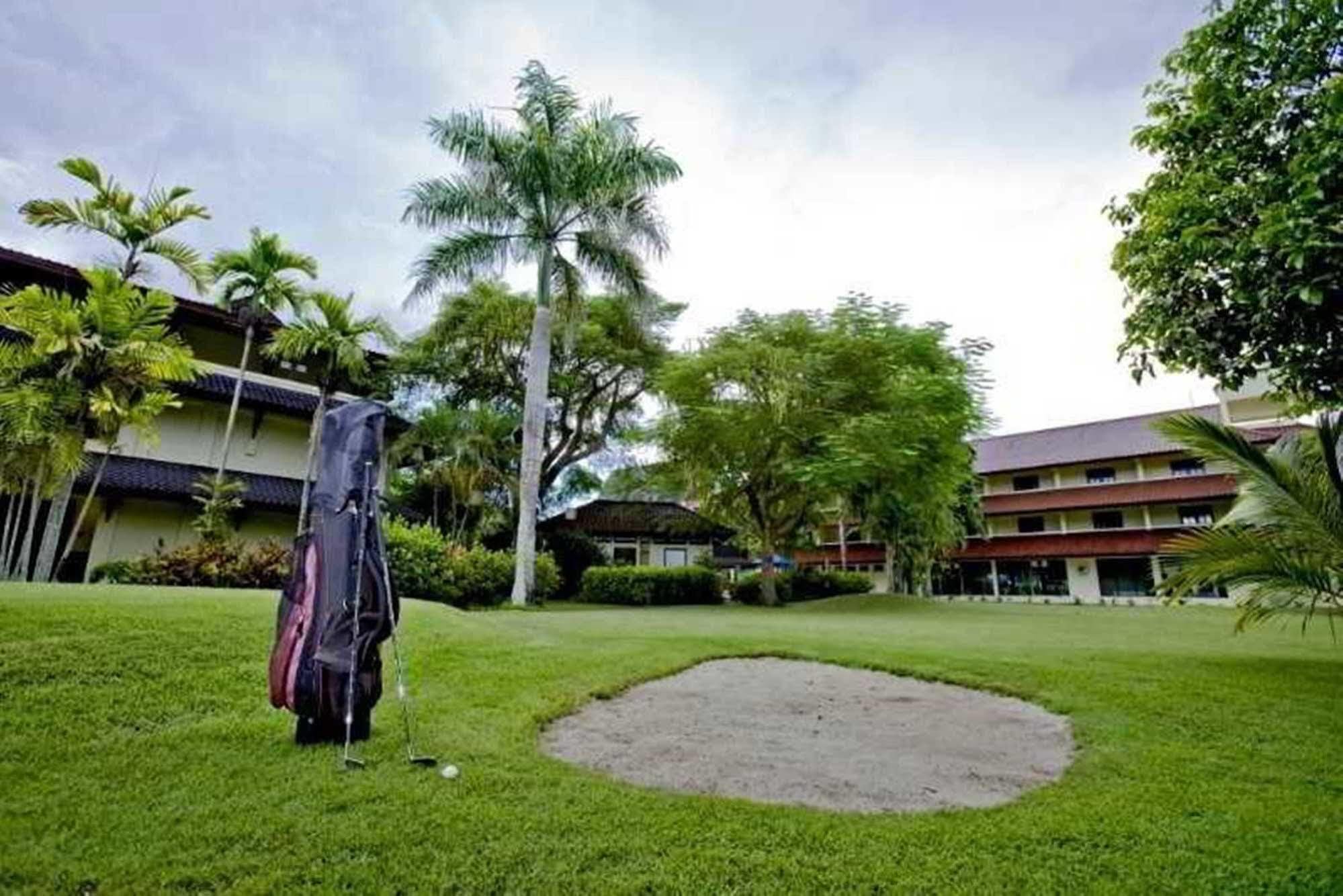 Grand Legi Hotel Mataram Esterno foto