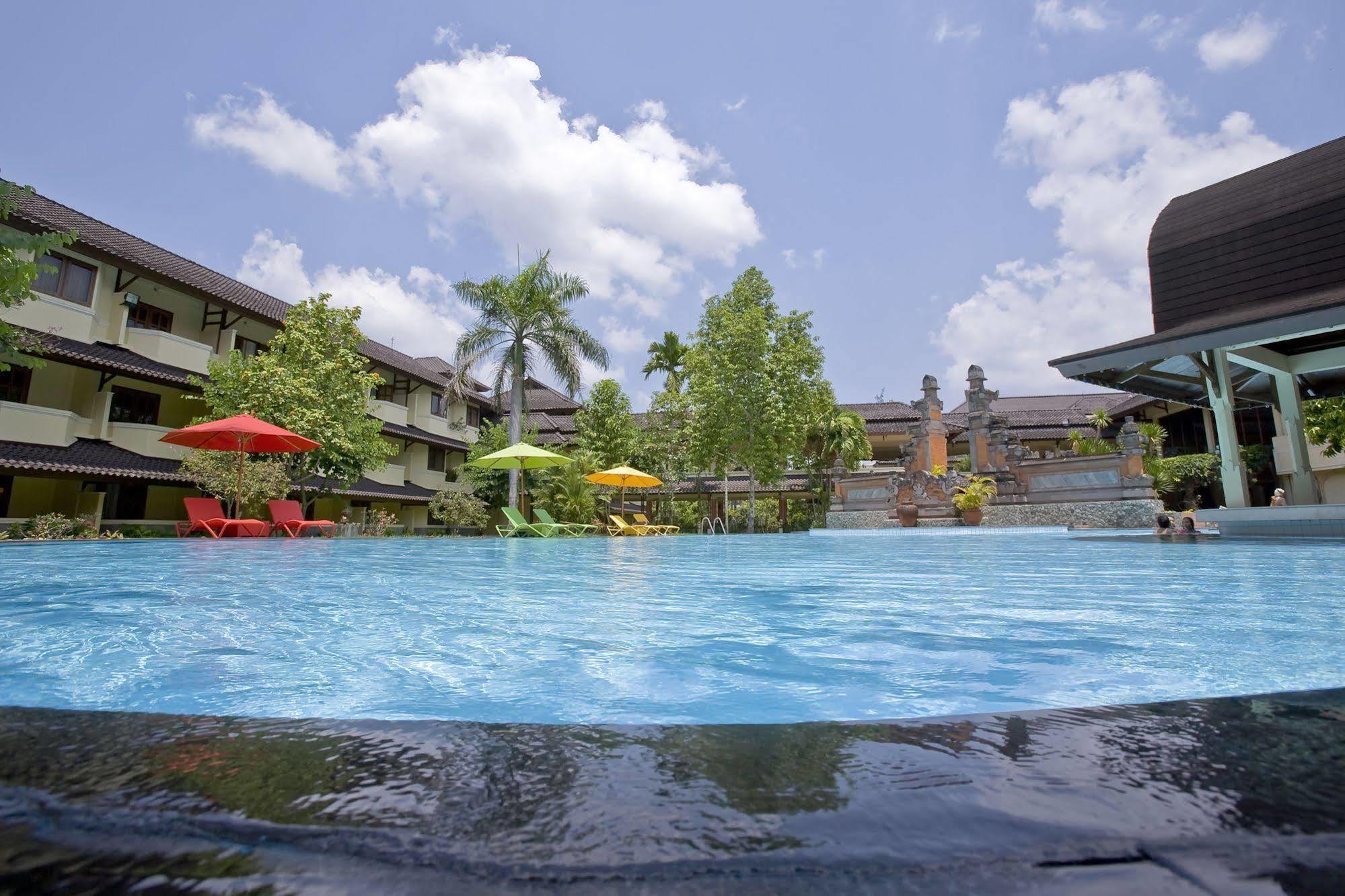 Grand Legi Hotel Mataram Esterno foto